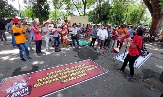tuntut_penyelesaian_konflik_tanah_massa_kttjm_berencana_nginap_di_dprd_sumut