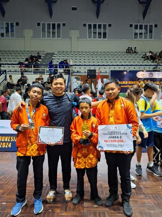 turnamen_robotik_indonesia_2024_di_jakarta_darul_mursyid_raih_juara_1