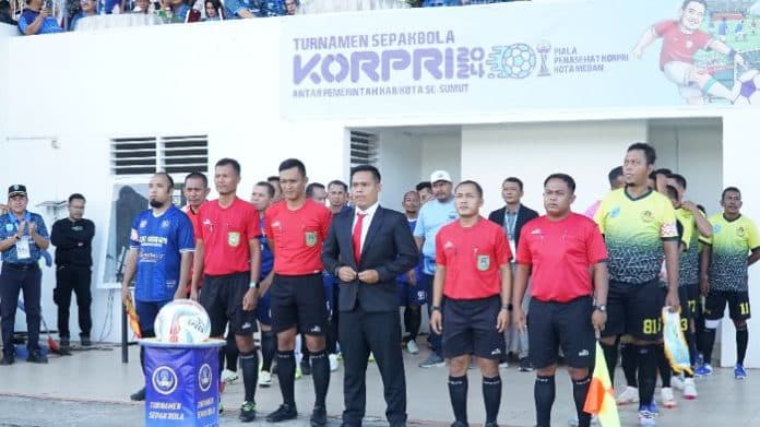 turnamen_sepakbola_korpri_wilayah_iii_resmi_dibuka_di_labuhanbatu
