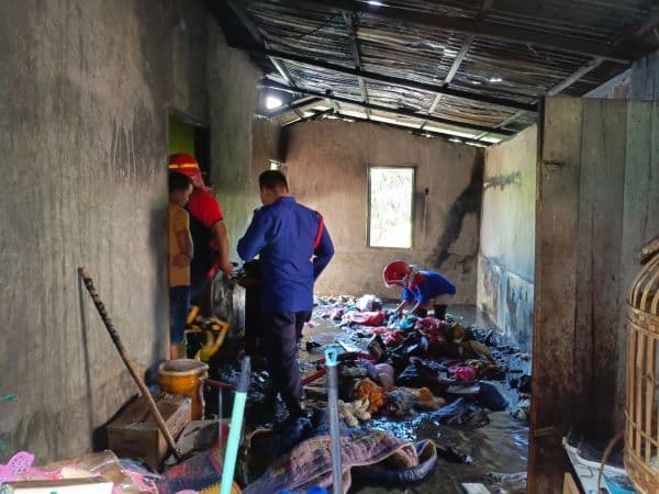 tv_meledak_satu_rumah_di_simarimbun_siantar_terbakar