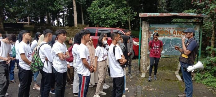 twa_sibolangit_edukasi_pengenalan_hutan_dan_konservasi_alam_kepada_pelajar_program_beasiswa_global