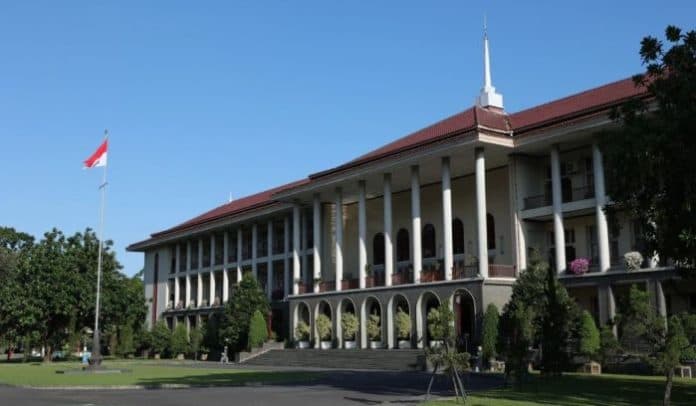 ugm_peringkat_kedua_di_indonesia_di_asia_tenggara_dan_dunia_posisi_berapa