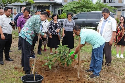 uhkbpnp_dan_yayasan_budaya_hijau_indonesia_bekerjasama_untuk_tekan_emisi_karbon