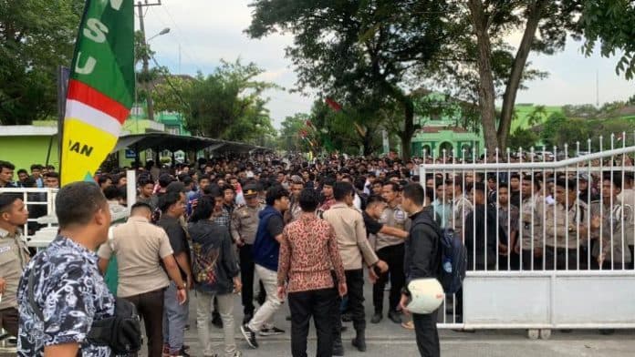 uin_sumut_dan_uhn_sepakat_usut_tuntas_mahasiswa_yang_terlibat_bentrok