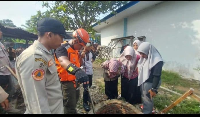 ular_kobra_sepanjang_40_cm_hebohkan_smpn_6_binjai
