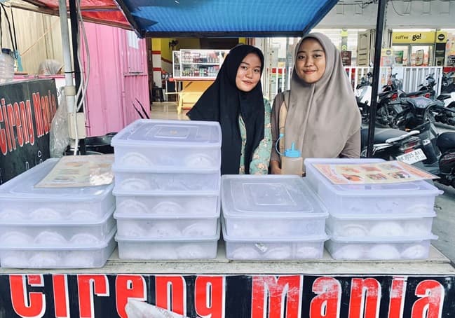 umkm_cireng_manja_di_medan_sukses_raup_omset_jutaan_rupiah_per_hari