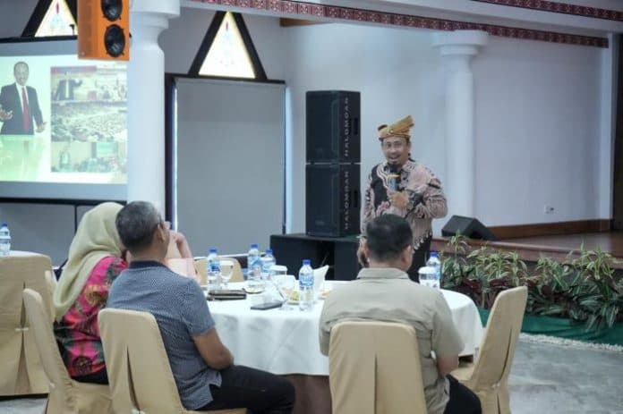 undang_motivator_pimpinan_opd_pemko_medan_gelar_pelatihan_pengembangan_karakter
