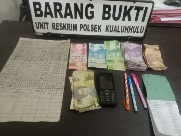 ungkap_kasus_judi_polsek_kualuhulu_amankan_penulis_togel