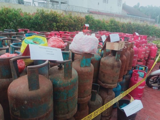 ungkap_pangkalan_gas_elpiji_oplosan_polisi_tetapkan_dua_orang_tersangka