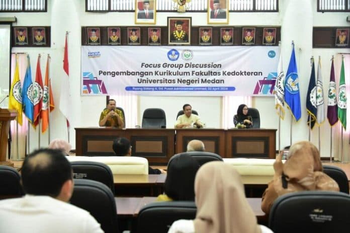 unimed_gelar_fgd_bahas_kurikulum_fakultas_kedokteran