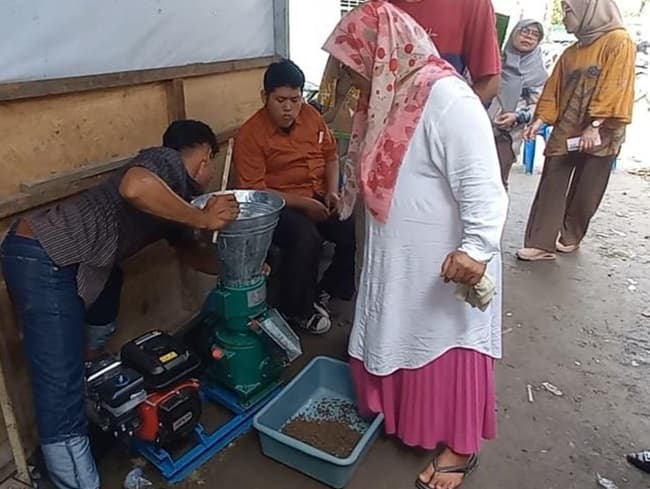 universitas_dharmawangsa_serah_terima_alat_industri_kreatif_rumah_tangga