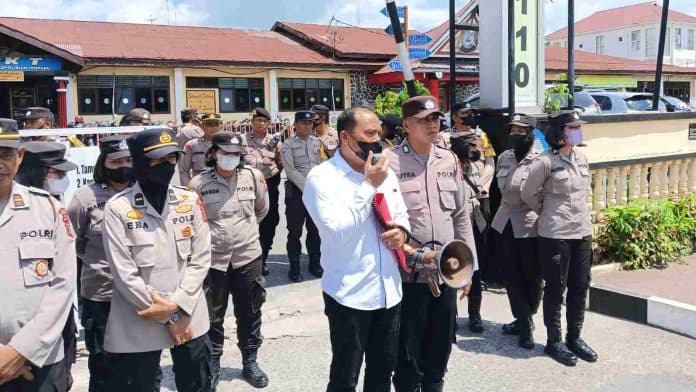 unjuk_rasa_pmii_kasat_narkoba_siantar_kami_siap_bekerjasama