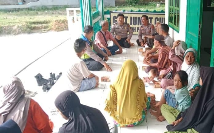 upaya_menampung_aspirasi_warga_polisi_gelar_jumat_curhat