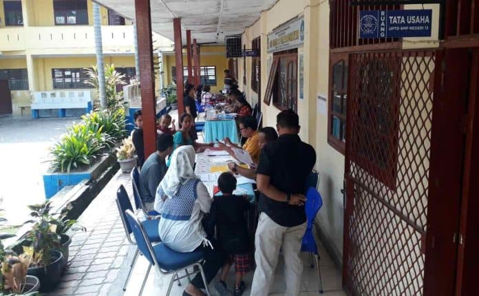upaya_orang_tua_menyiasati_anaknya_bersekolah_di_smp_negeri_kota_pematang_siantar