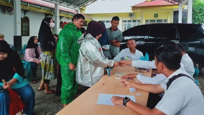 upaya_tekan_harga_bahan_pokok_warga_apresiasi_pasar_murah_keliling