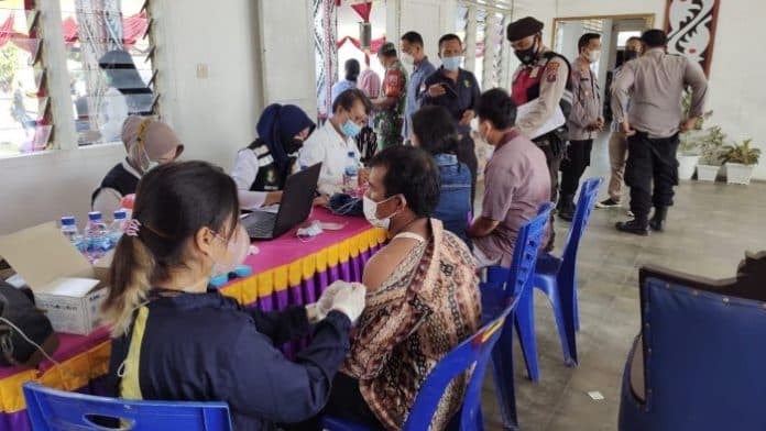 update_vaksinasi_simalungun_dosis_satu_8457_persen_dosis_dua_7199_persen_dan_booster_887_persen
