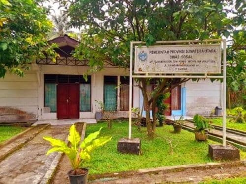 upt_dinsos_provsu_siantar_rawat_21_lansia_dan_20_penyandang_tuna_rungu