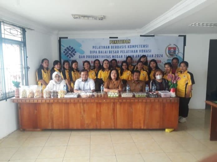 uptd_blk_humbahas_lepas_16_tenaga_pengolahan_hasil_pertanian_terampil