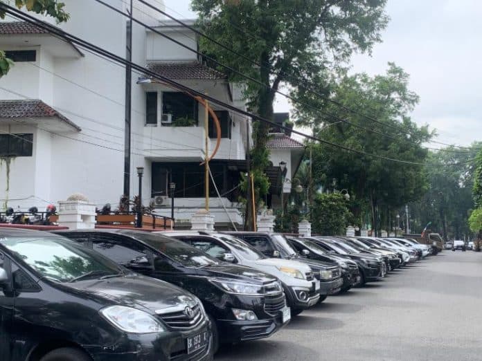 usai_cuti_tahun_baru_parkiran_pemko_medan_padat