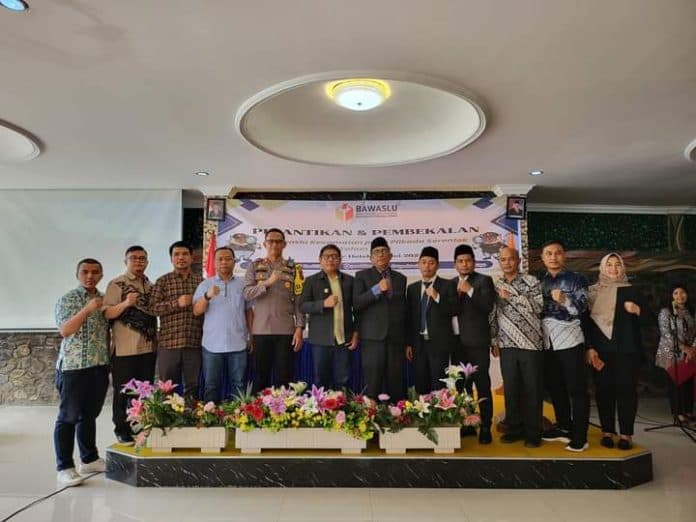 usai_dilantik_pj_bupati_ingatkan_panwascam_taput_memahami_tugas