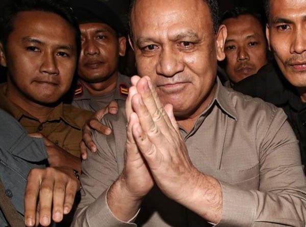 usai_diperiksa_bareskrim_firli_ikuti_sidang_kode_etik