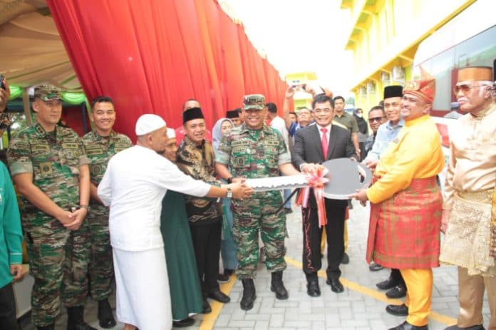 usai_diresmikan_rsu_bidadari_dapat_bantuan_mobil_ambulans