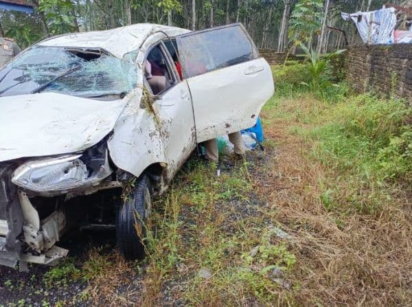 usai_ditabrak_mobil_satu_ekor_lembu_milik_warga_tapian_dolok_mati