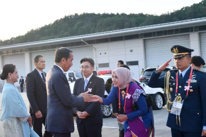 usai_hadiri_ktt_g7_presiden_dan_ibu_negara_kembali_malam_ini_ke_tanah_air