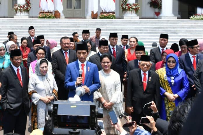 usai_lantik_menteri_presiden_jokowi_langsung_kerja