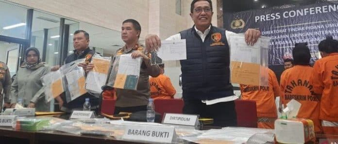 usai_menggerebek_penampungan_penjualan_anak_polri_imbau_warga_adopsi_anak_secara_legal