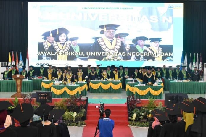 usai_mewisuda_777_mahasiswa_unimed_kini_membuka_fakultas_kedokteran
