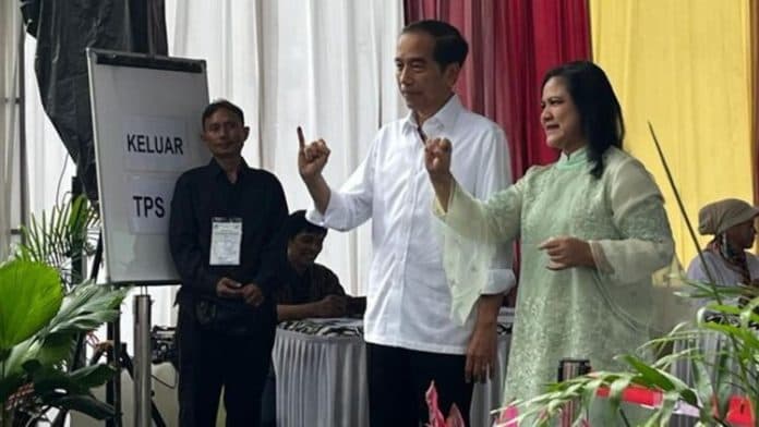 usai_nyoblos_jokowi_bahas_peluang_pilpres_1_putaran