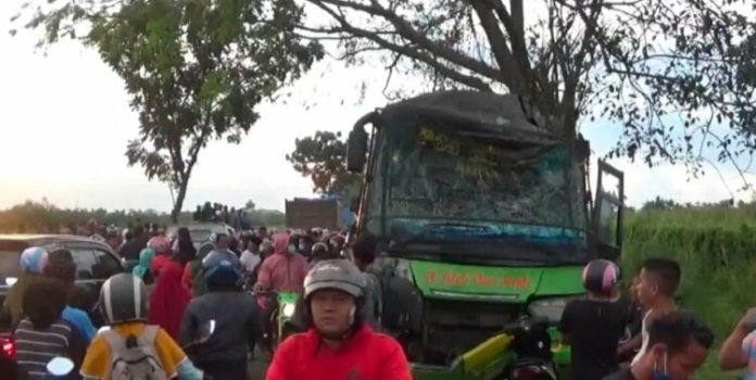 usai_tunangan_kedua_calon_pengantin_asal_tanah_jawa_tewas_tabrakan