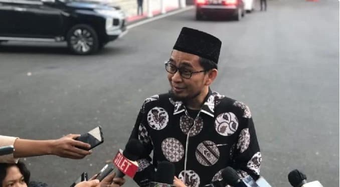 ustad_adi_hidayat_gantikan_posisi_gus_miftah_begini_kata_istana