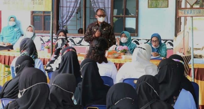 vaksinasi_di_nagori_wonorejo_rendah_wakil_bupati_simalungun_jangan_takut_divaksin