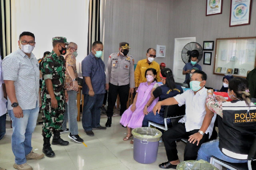 vaksinasi_dosis_1_di_simalungun_capai_8466_booster_masih_1030