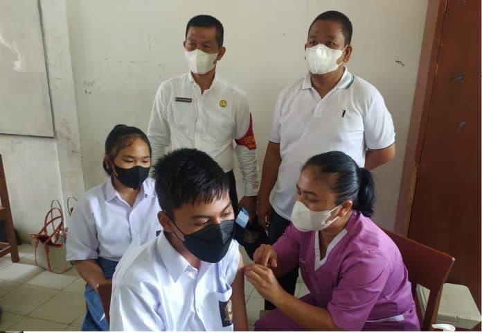 vaksinasi_pelajar_di_sma_negeri_6_siantar_terus_digenjot_percepat_herd_immunity