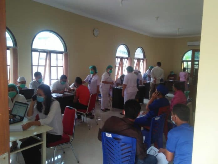 vaksinasi_tahap_ii_selesai_toba_tunggu_distribusi_vaksin_tahap_iii