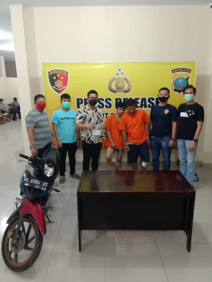 van_basten_dan_rekannya_terkapar_ditembak_personel_polsek_patumbak