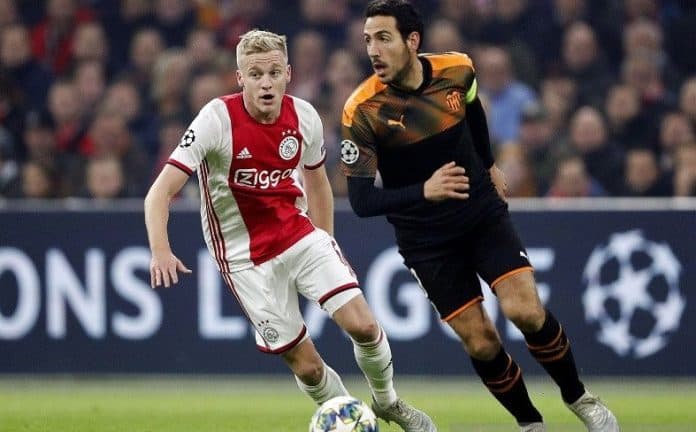 van_de_beek_resmi_berseragam_manchester_united