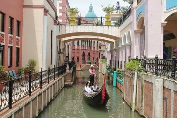 venesia_terapkan_tiket_masuk_untuk_turis_warga_protes