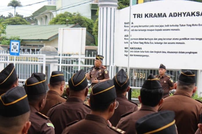 video_viral_bernuansa_negatif_ke_kejari_medan_kajati_sumut_ajak_jajarannya_kompak