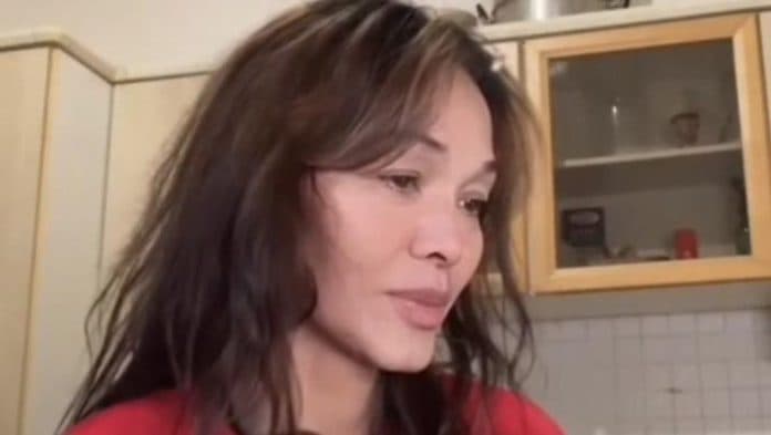 viral_di_ig_ini_sosok_bunda_corla_yang_mampu_hadirkan_ratusan_ribu_penonton_sekali_live