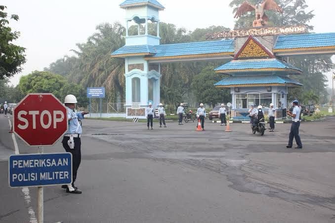viral_mobil_salah_satu_capres_cawapres_dilarang_lewati_lanud_soewondo