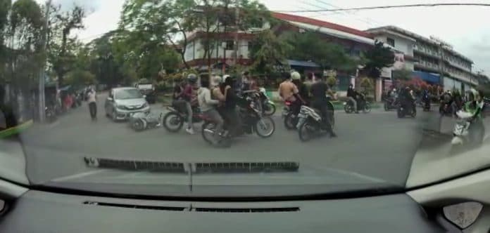 viral_segerombolan_anak_sma_serang_pelajar_di_medan