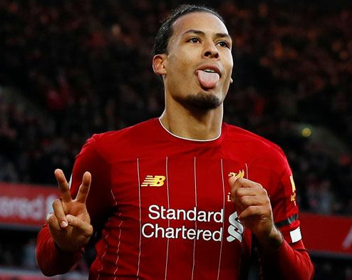 virgil_van_dijk_disebut_bek_liverpool_terbaik_dunia