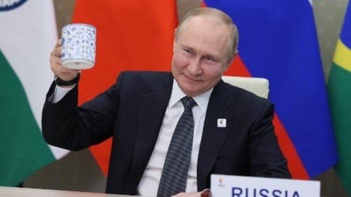 vladimir_putin_menang_telak_878_di_penghitungan_suara_sementara