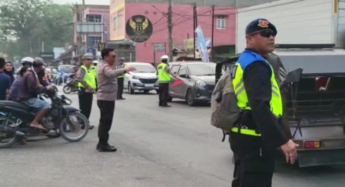 volume_kendaraan_meningkat_kapolda_sumut_pantau_arus_mudik_di_labuhanbatu