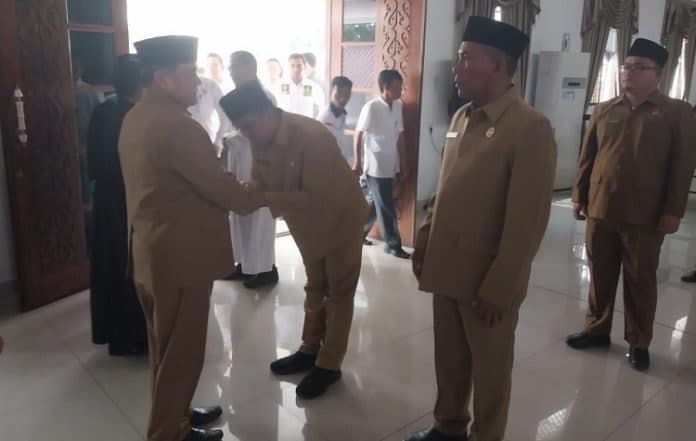 wabup_deli_serdang_lantik_pejabat_eselon_iii_dan_fungsional_cek_jumlahnya
