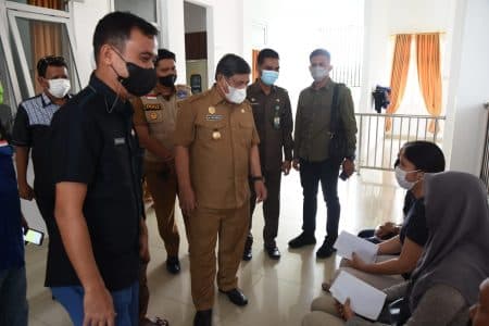 wabup_deli_serdang_tinjau_pelaksanaan_vaksin_pfizer